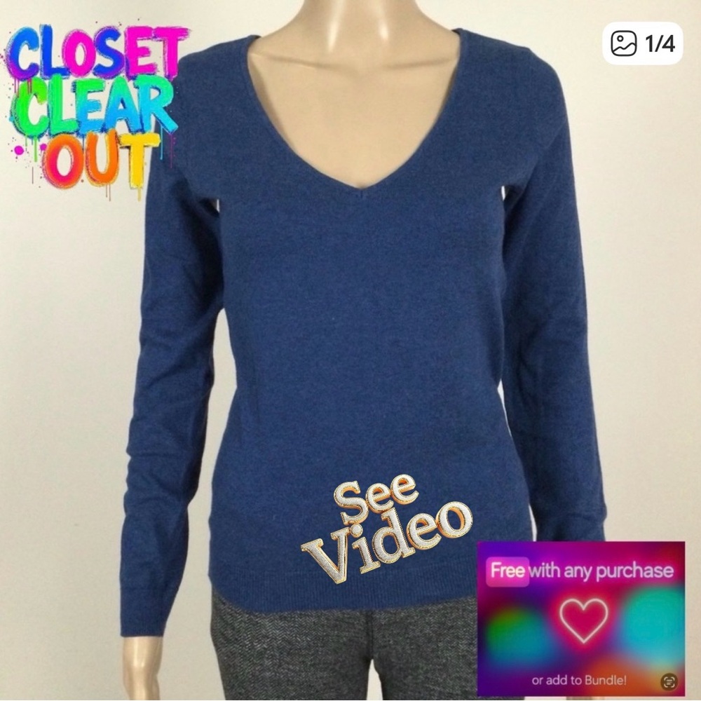 👛 2/$15 H&M Blue V-Neck Long Sleeved Sweater XS